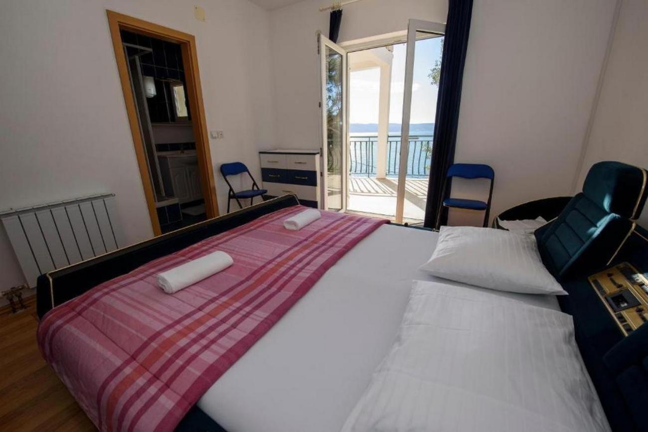 Apartments By The Sea Suhi Potok, Omis - 14555 Jesenice  Rum bild